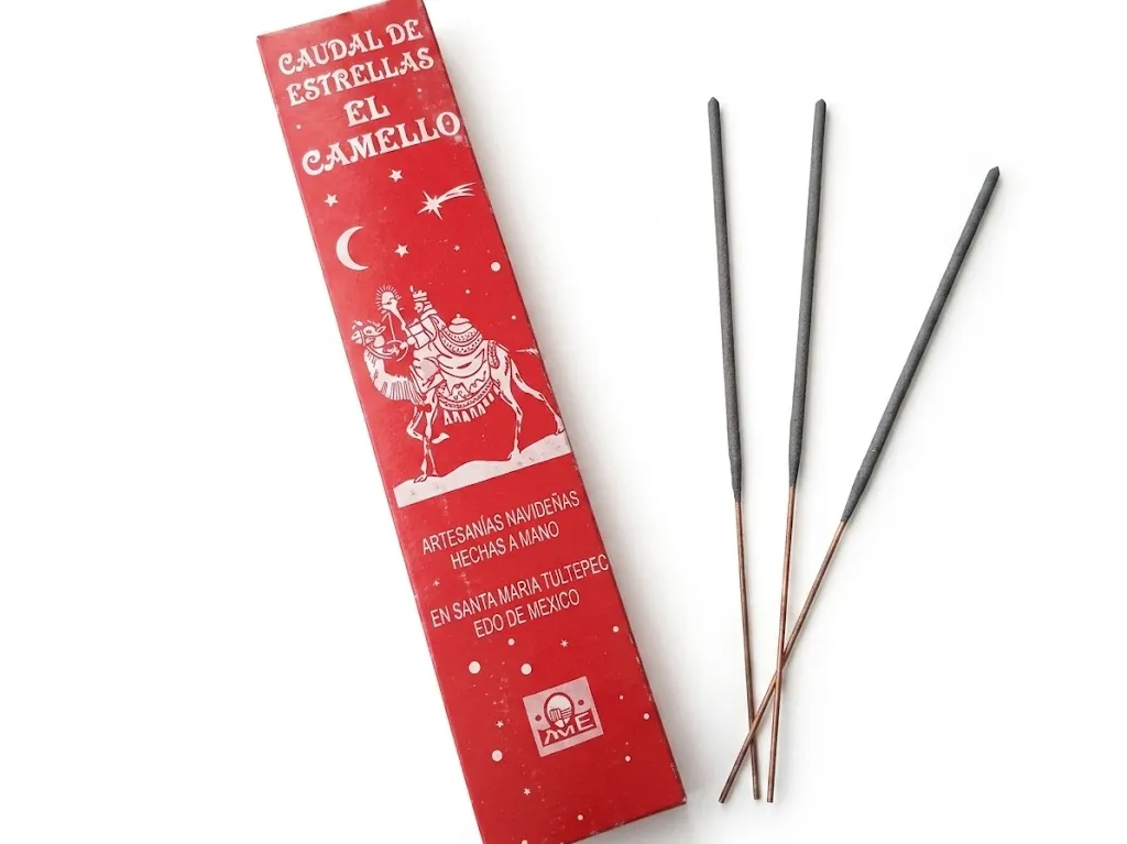 LUZ DE BENGALA EL CAMELLO Y PAVO REAL C/50
